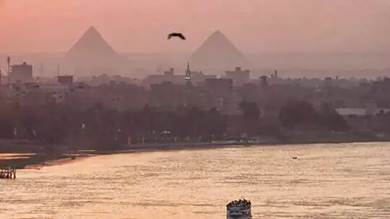 مصر.. إنقاذ 100 عامل من غرق جزئي لباخرة في نهر النيل